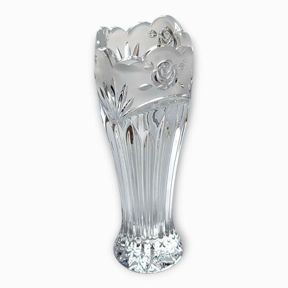 Oneida Southern Garden 7 Inch Crystal Flower Bud Vase - Picture 2 of 12